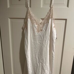 Natori Cream Lace Trim Chemise
